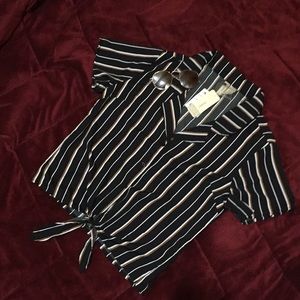 Women’s button up cropped top